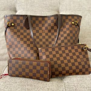 Louis Vuitton Neverfull matching wallet wristlet